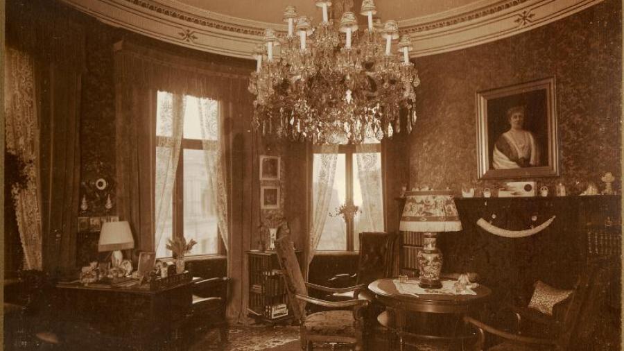 Hörnrummet - Bild tagen 1917. Bilden ur album från Emil Haglunds hem. Källa: Databasen Carlotta, Göteborgs stadsmuseum