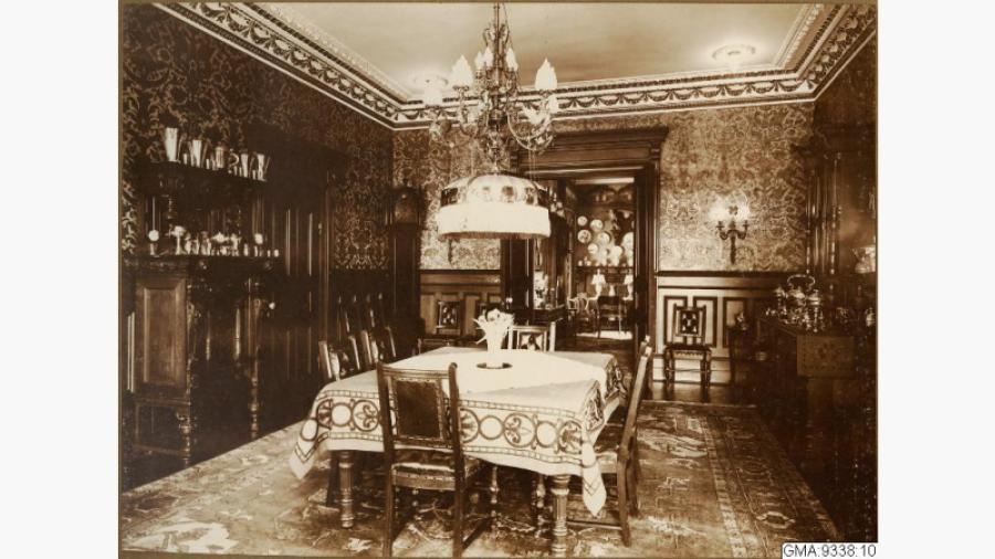 Matsalen - Bild tagen 1917 ur album från Emil Haglunds hem. Källa: Databasen Carlotta, Göteborgs stadsmuseum