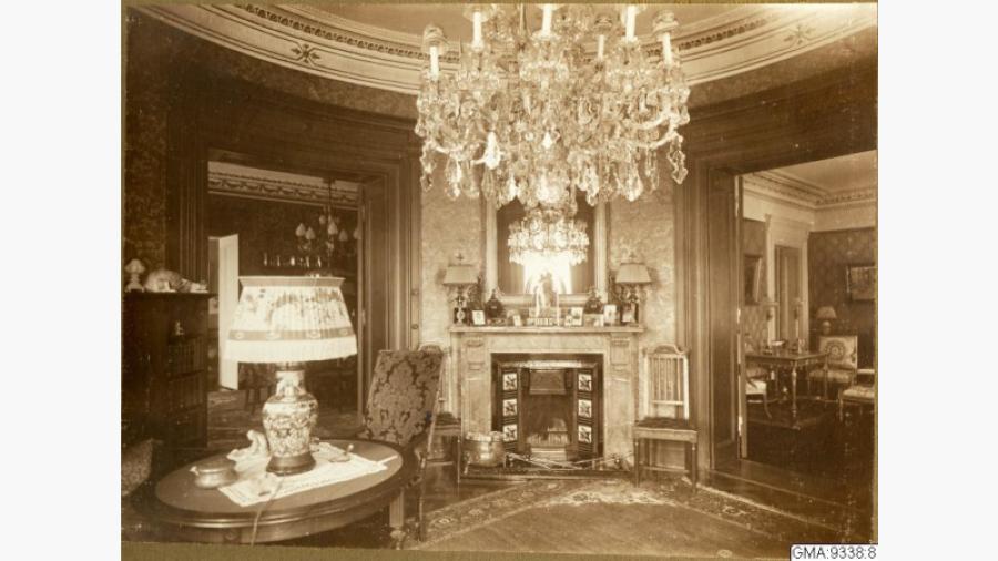 Hörnrummet - Bild tagen 1917. Bilden ur album från Emil Haglunds hem. Källa: Databasen Carlotta Göteborgs stadsmuseum